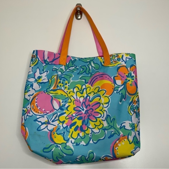 LILLY Pulitzer by Estee’ Lauder Shoulder, Tote Bag. - Picture 6 of 6